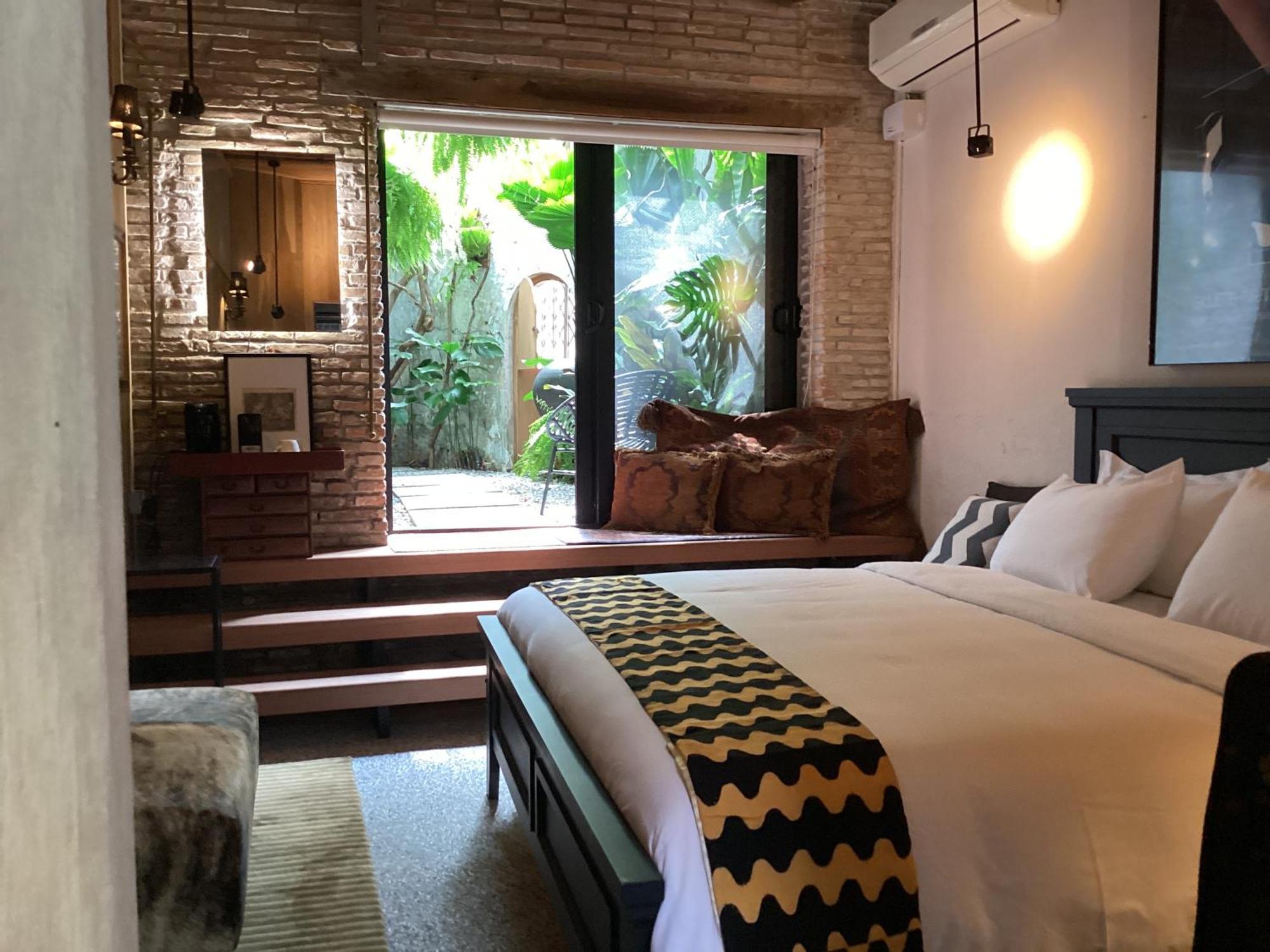 The Opposite Place Malacca Екстериор снимка